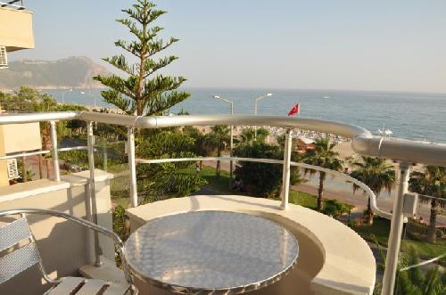 Cleopatra Celine Hoteltransfer