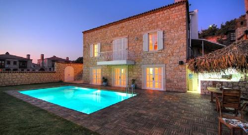 Alacati Roka Tas Hotel transfer