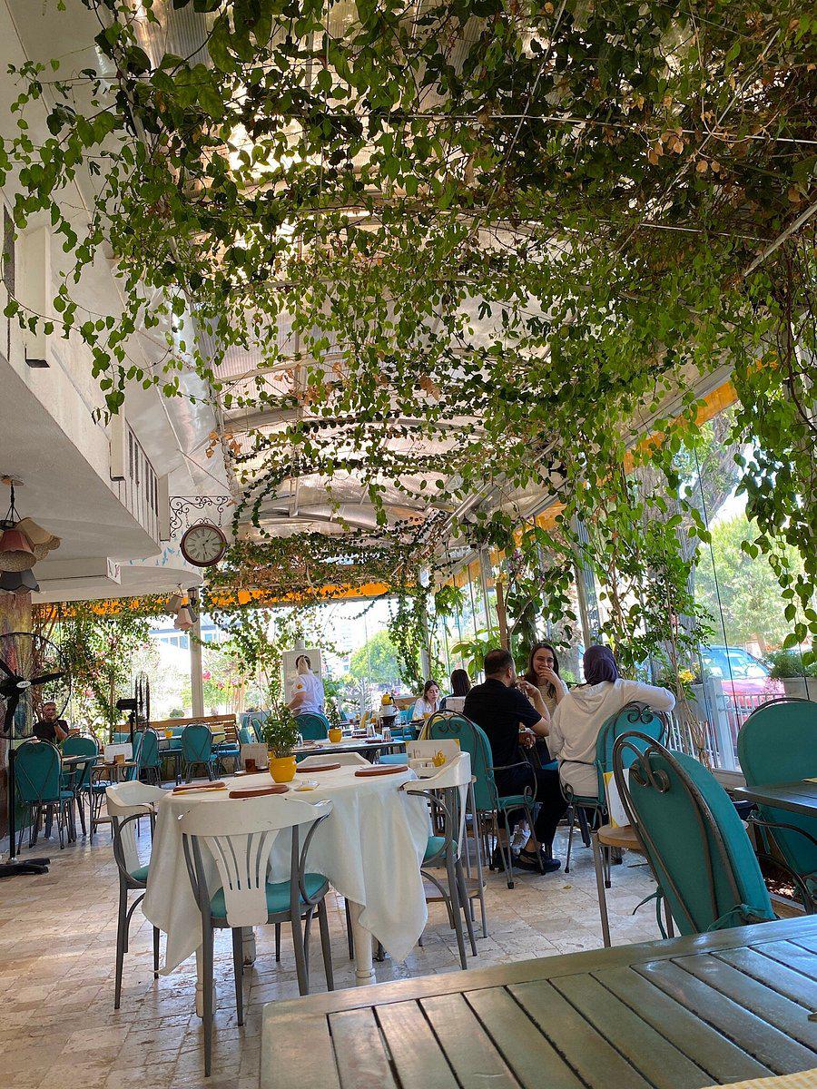 Sarı Demlik Kahvaltı