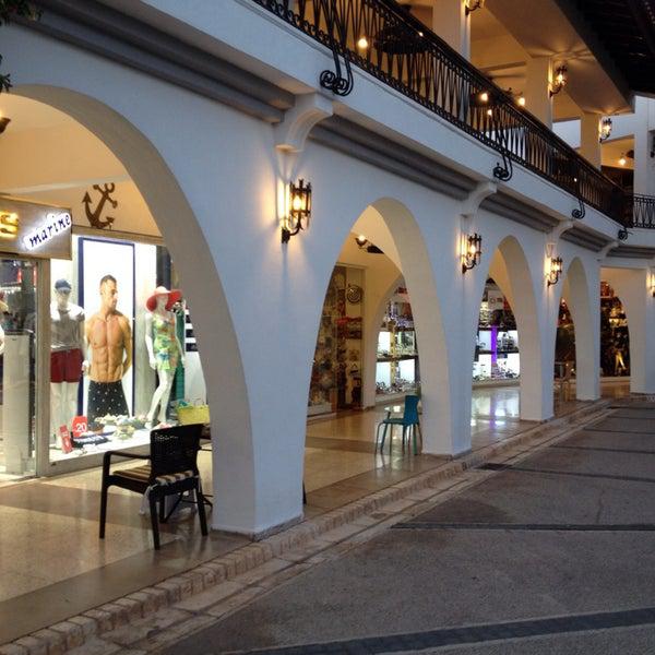 Netsel Marmarıs Marına Alışveriş Merkezi