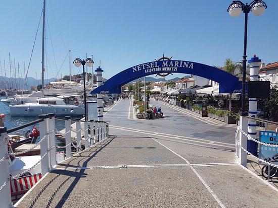 Netsel Marmarıs Marına Alışveriş Merkezi