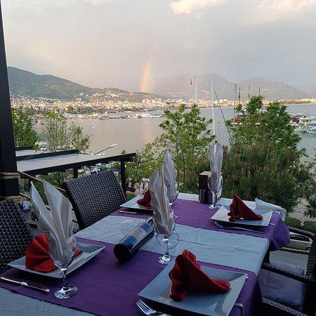 Merlot Food & Drink Restaurant 