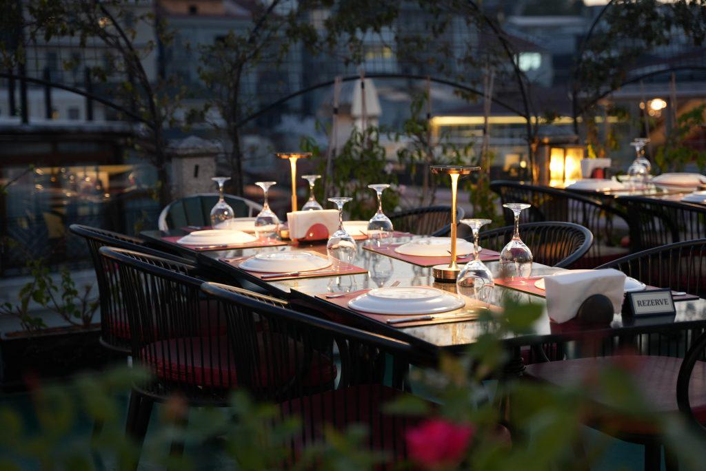 Roof Meze 360 Restaurant