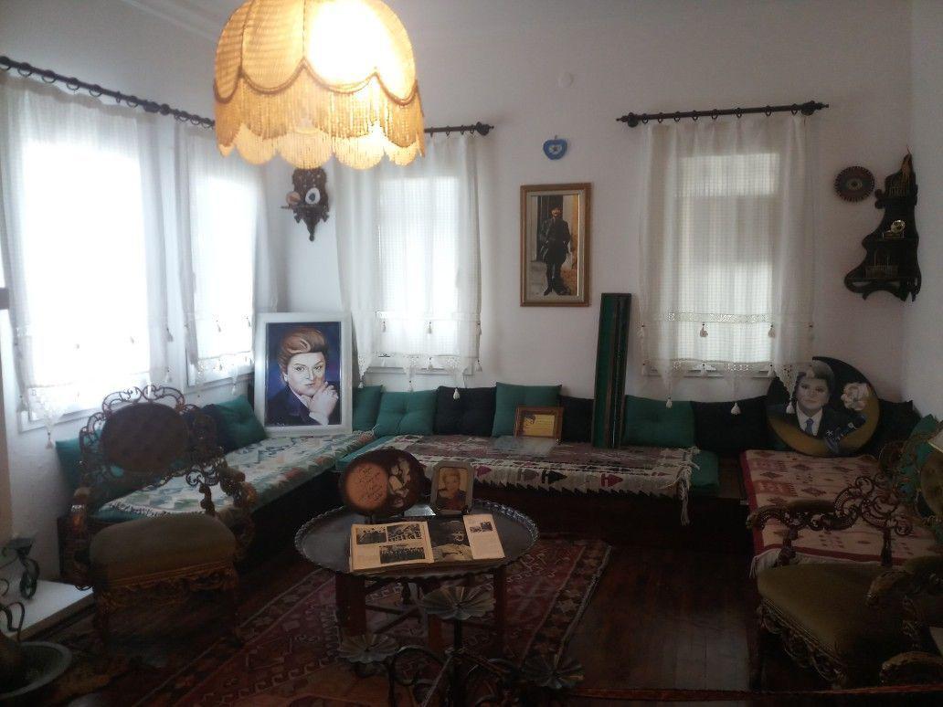 Zeki Müren Sanat Müzesi Tur